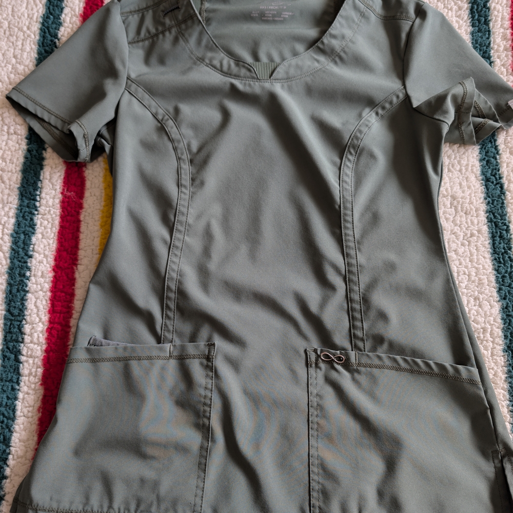 Cherokee Infinity Olive Scrub Set - Women's XXS Top And XS Pants